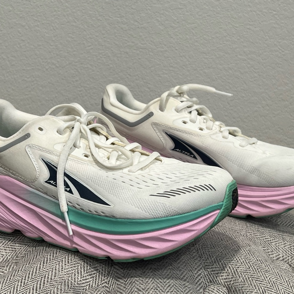 Altra Athletic Shoes White and Pink with Breathable Mesh